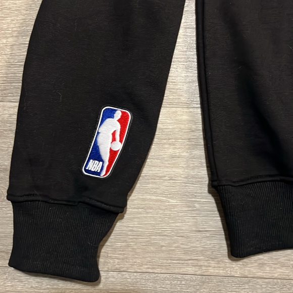 Pro Standard Ja Morant Grizzlies Crewneck Sweater - Picture 7 of 15